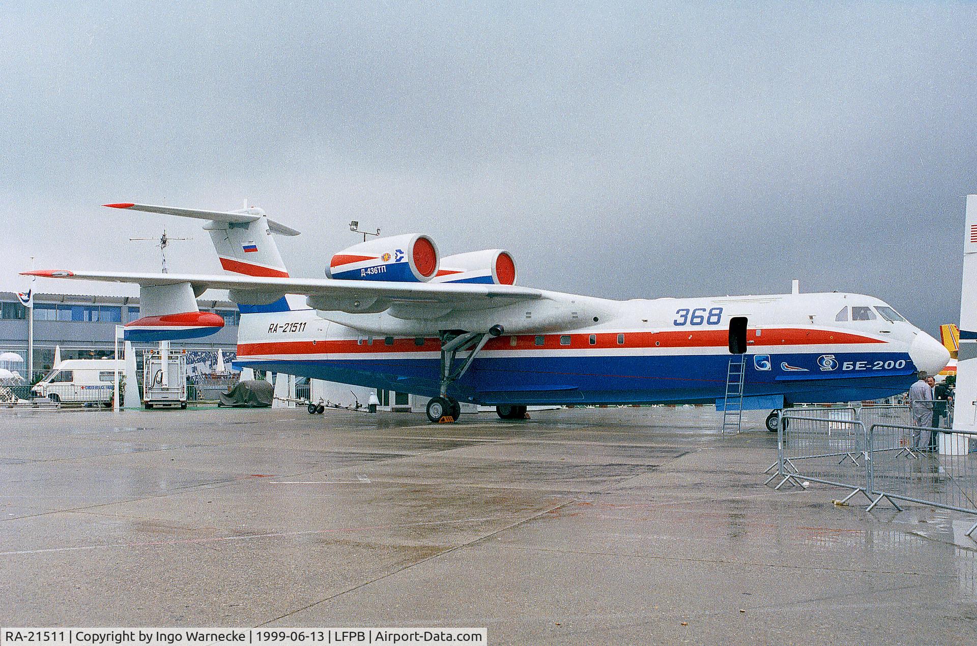 RA-21511, Beriev Be-200 C/N 7682000002, Beriev Be-200 at the Aerosalon 1999, Paris