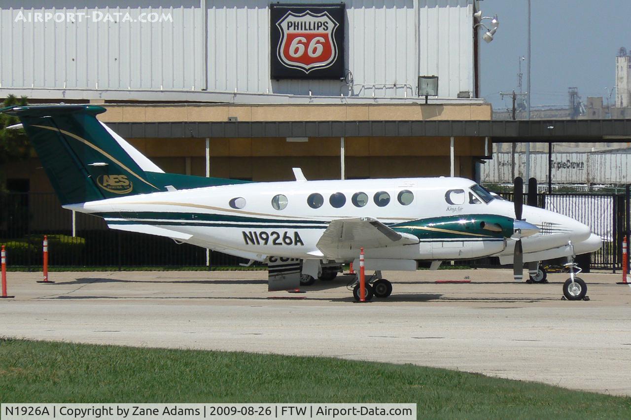 N1926A, 1981 Beech 200 C/N BB-922, At Meacham Field