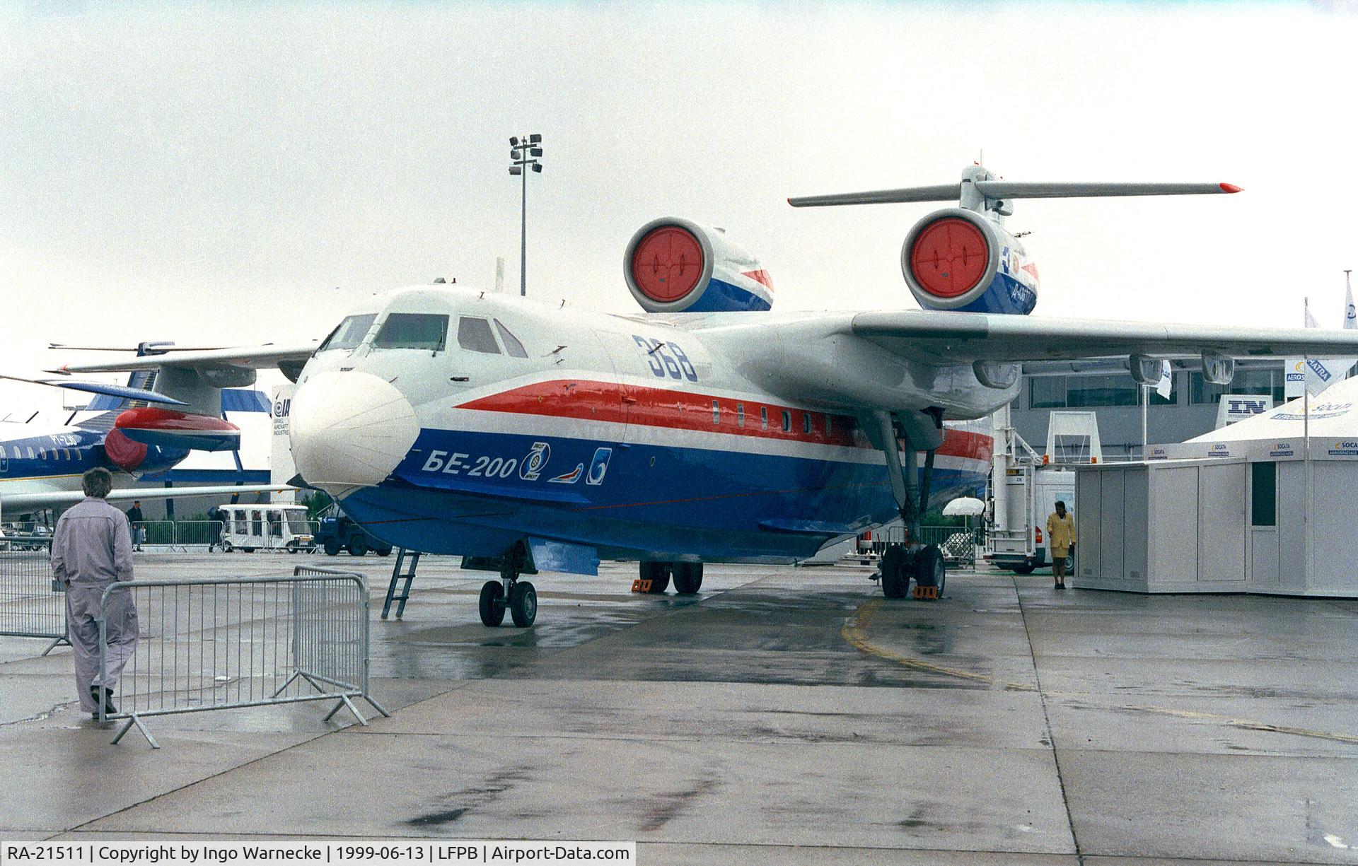 RA-21511, Beriev Be-200 C/N 7682000002, Beriev Be-200 at the Aerosalon 1999, Paris