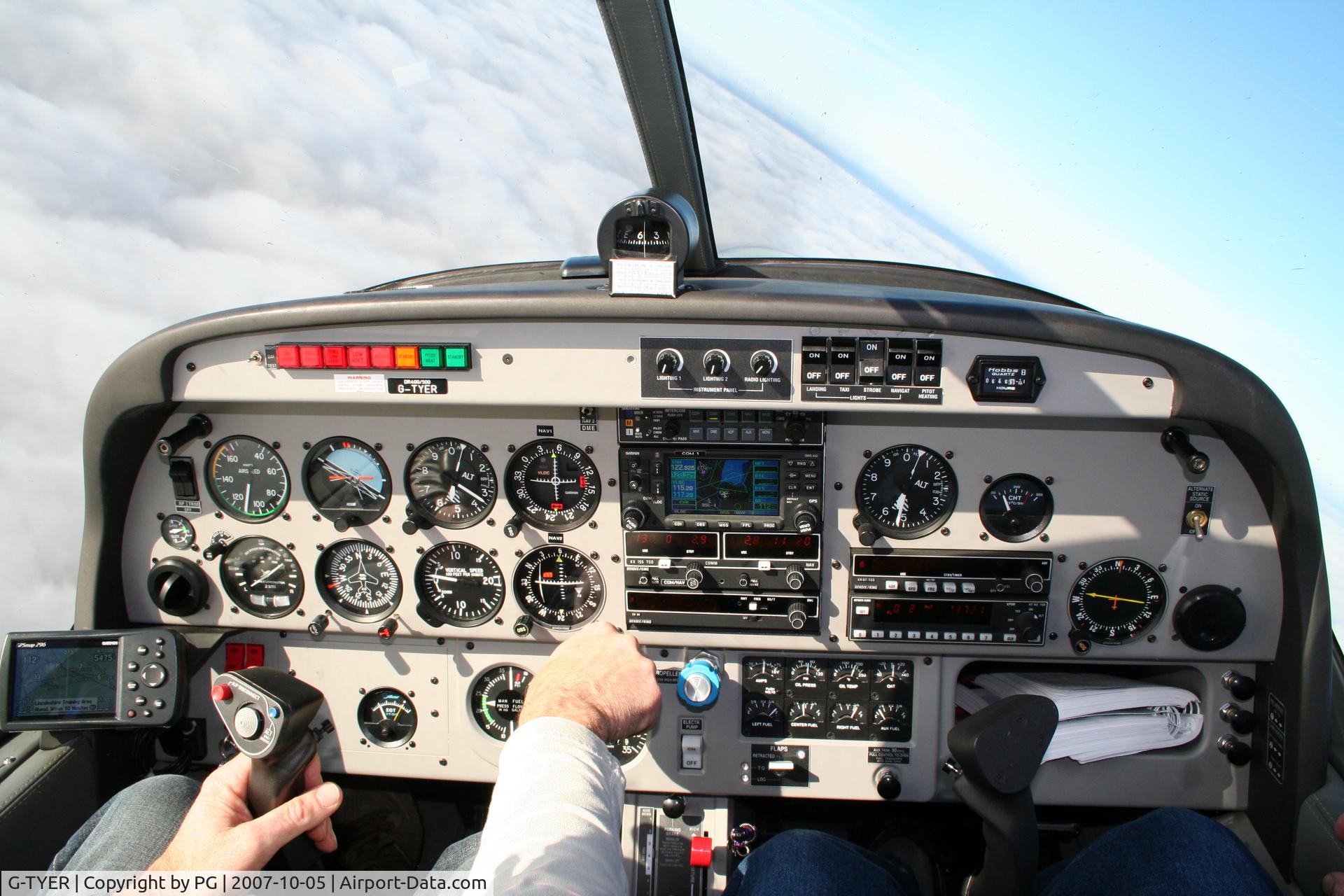 G-TYER, 2000 Robin DR-400-500 President C/N 21, What an office