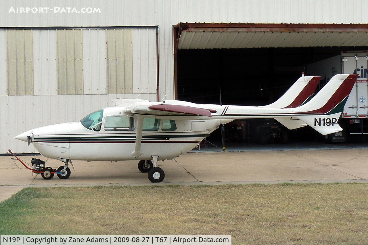 N19P, 1969 Cessna 337D Super Skymaster C/N 337-1091, At Hicks Field