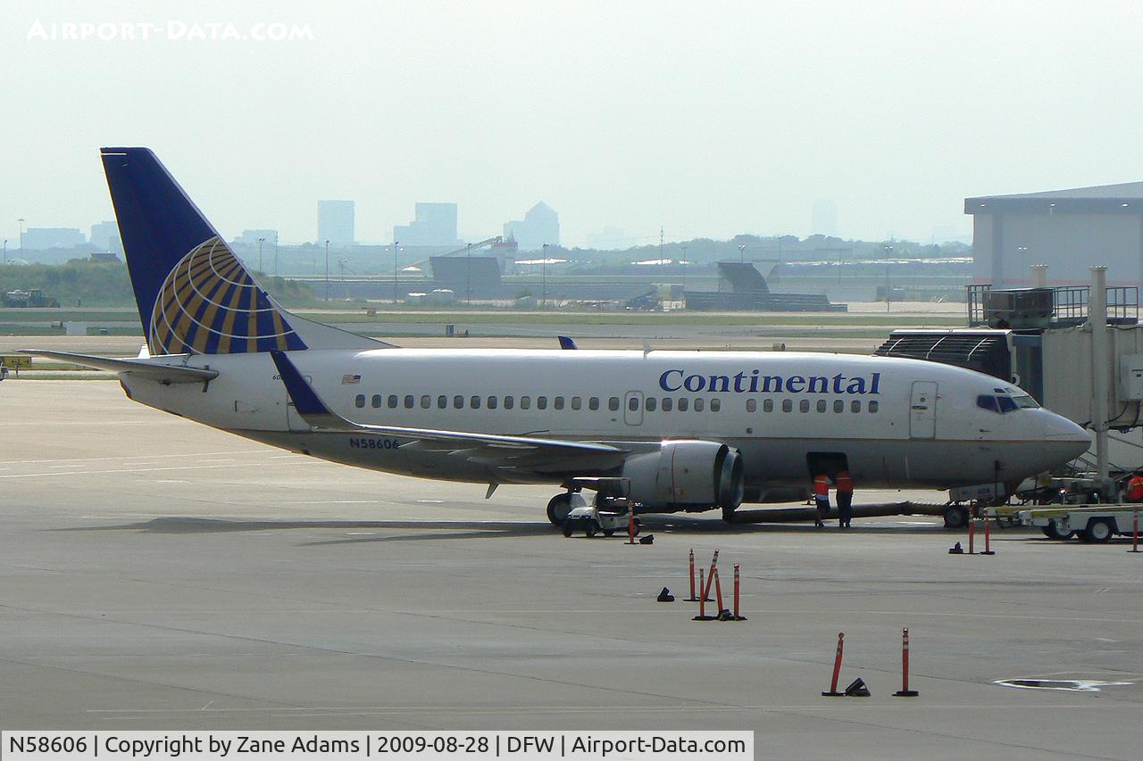 N58606, 1994 Boeing 737-524 C/N 27319, At DFW Airport