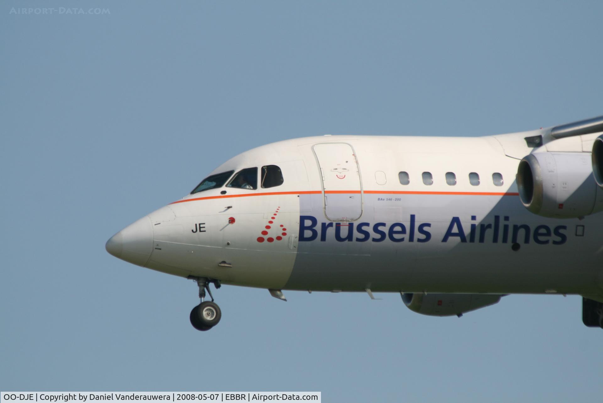OO-DJE, 1990 British Aerospace BAe.146-200 C/N E2164, Arriving to rwy 25L