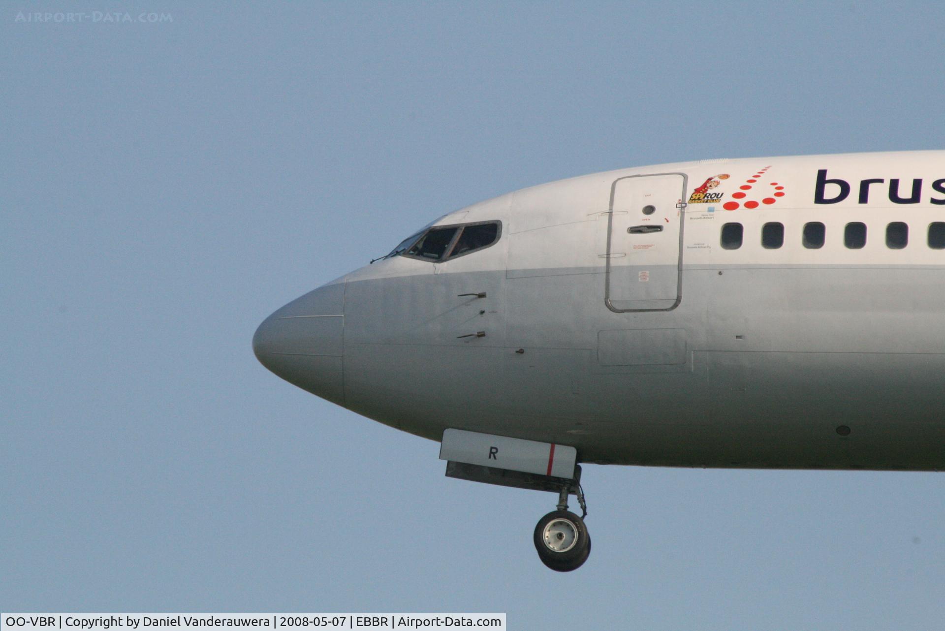 OO-VBR, 1989 Boeing 737-4Y0 C/N 24134, descending to rwy 25L