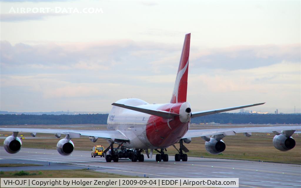 VH-OJF, 1989 Boeing 747-438 C/N 24483, On the way to its rest place in the southern parts of Fraport