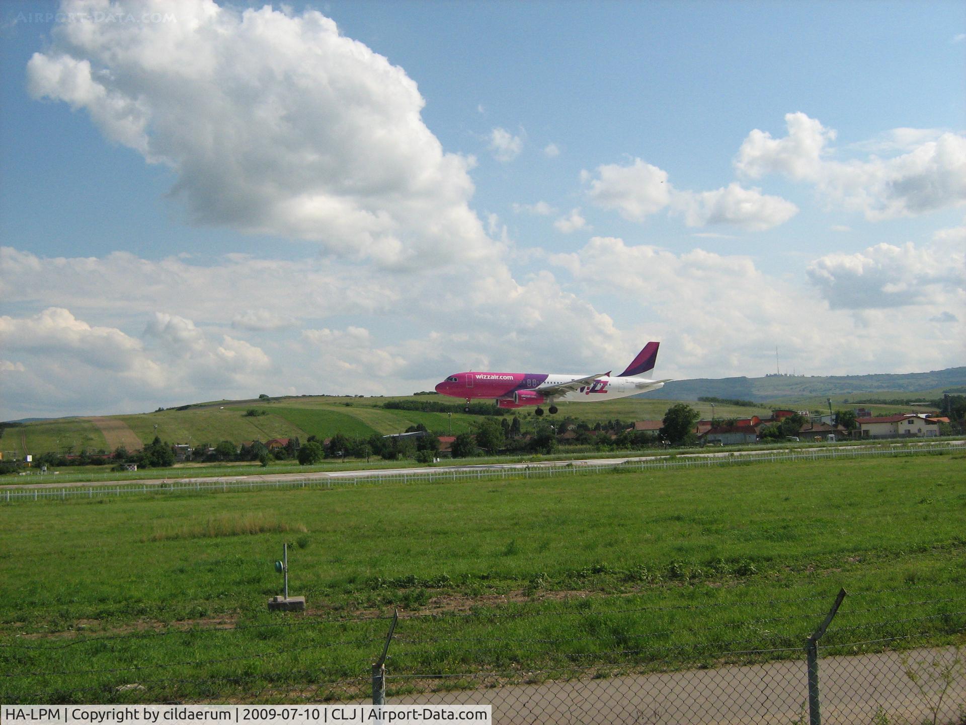 HA-LPM, 2007 Airbus A320-232 C/N 3177, Landing at RWY26