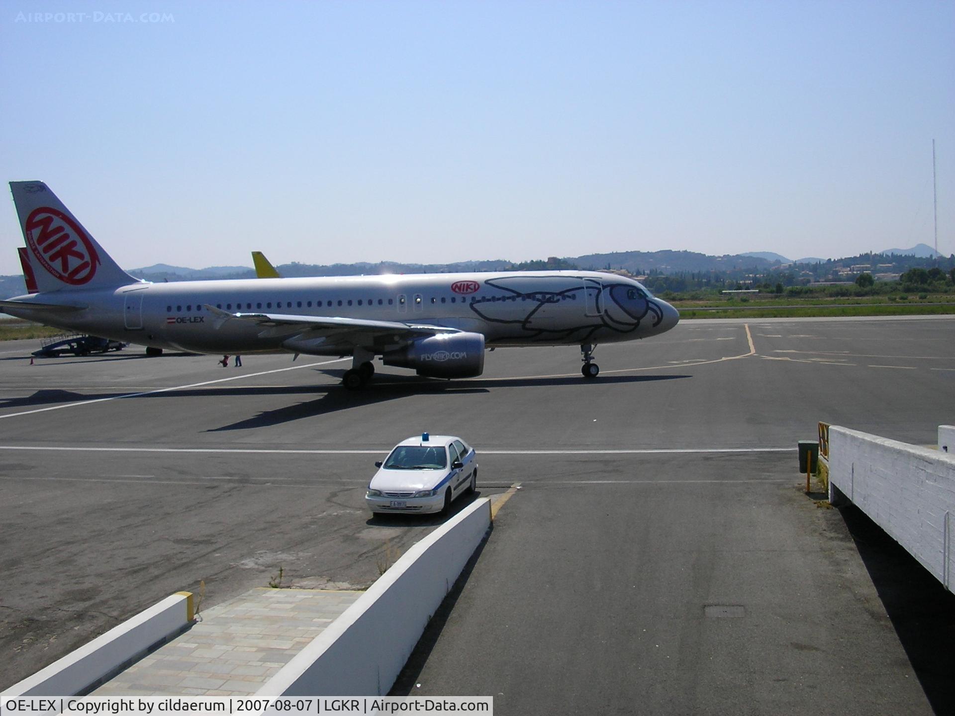 OE-LEX, 2006 Airbus A320-214 C/N 2867, Go to the RWY