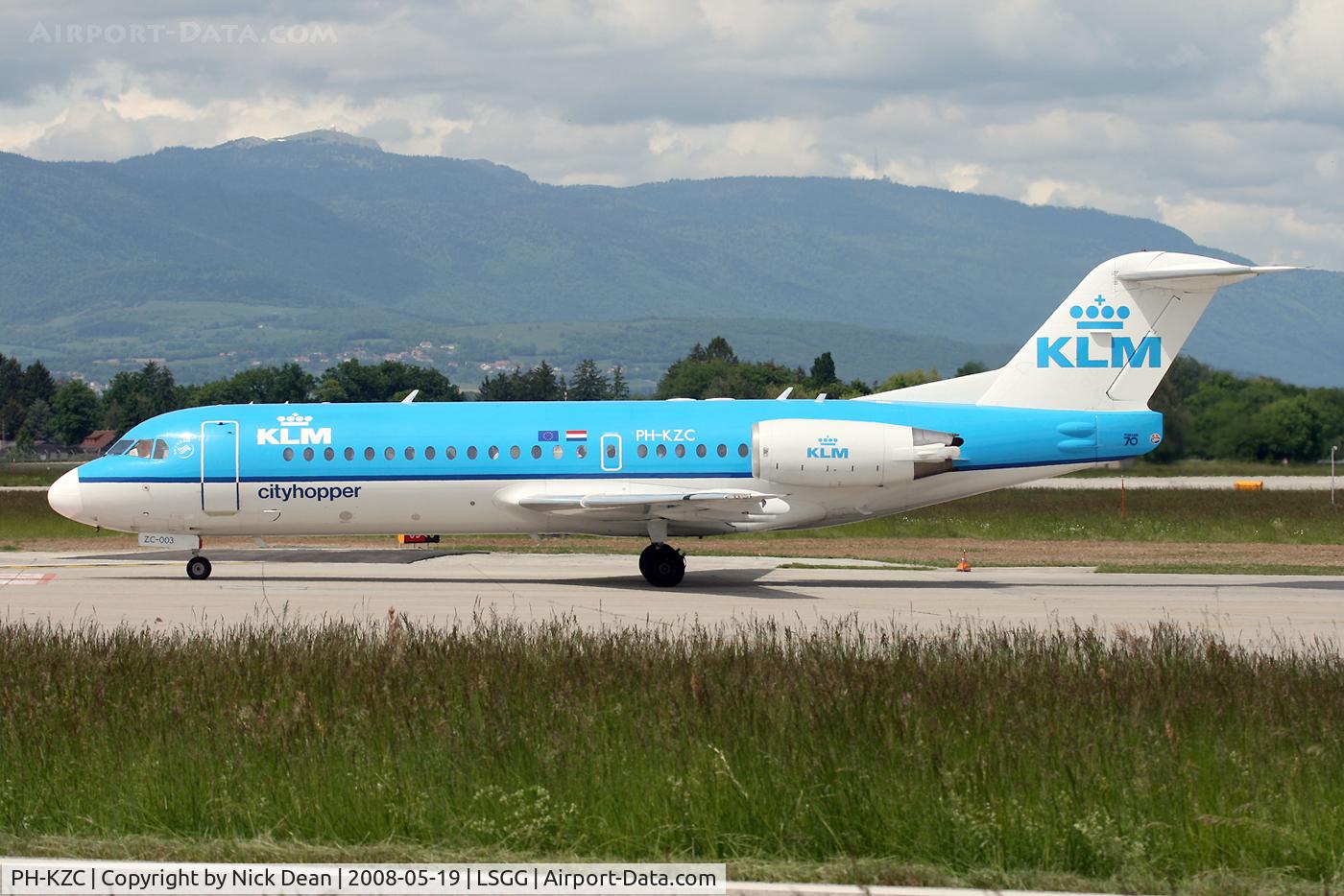 PH-KZC, 1996 Fokker 70 (F-28-0070) C/N 11566, LSGG