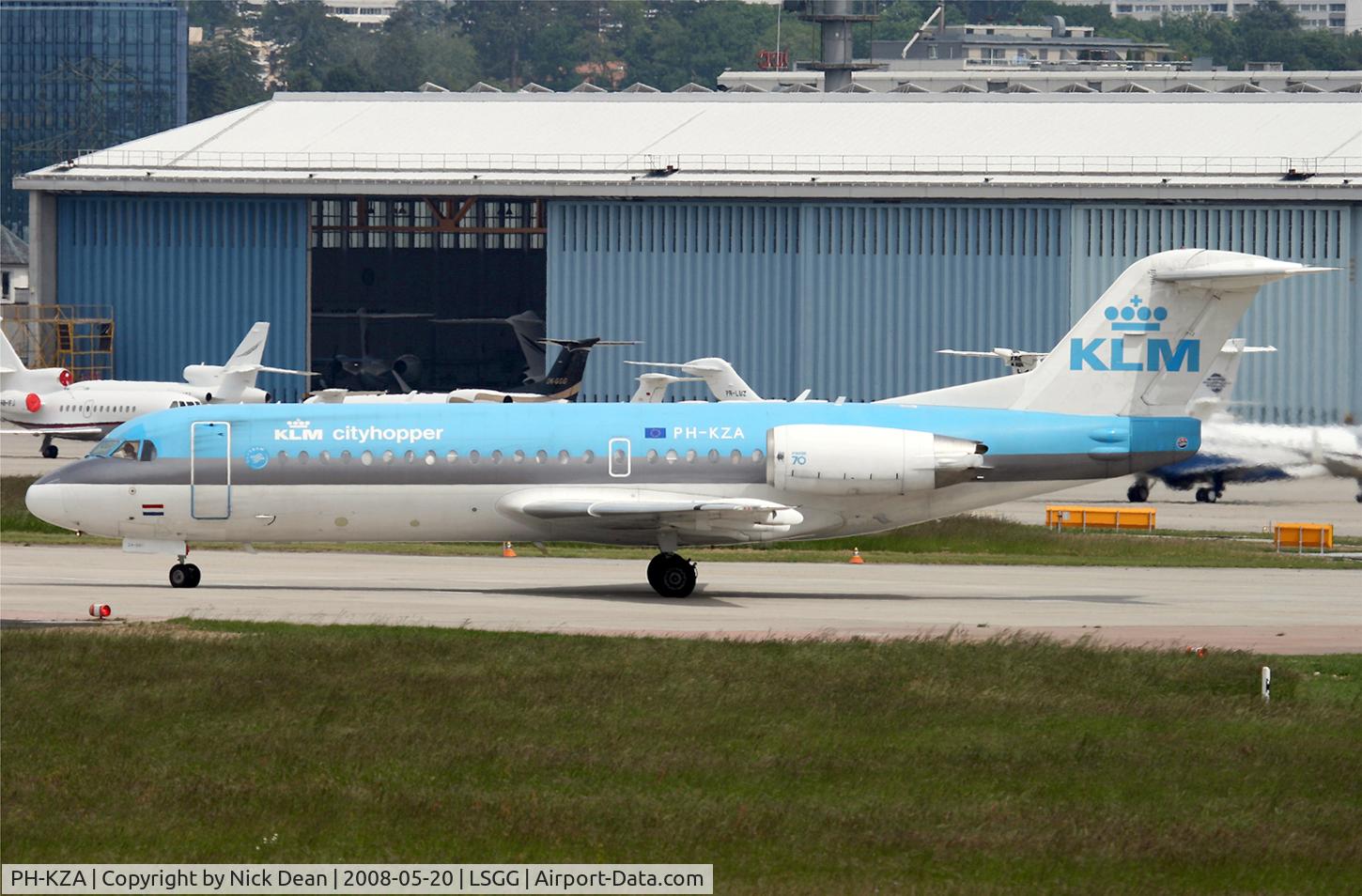 PH-KZA, 1996 Fokker 70 (F-28-070) C/N 11567, LSGG