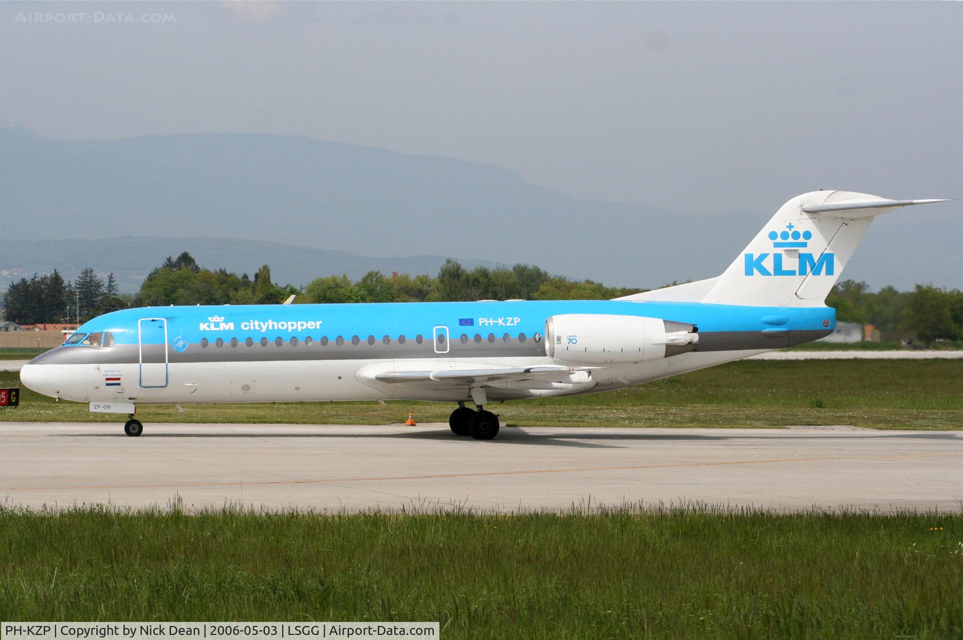 PH-KZP, 1995 Fokker 70 (F-28-0070) C/N 11539, LSGG