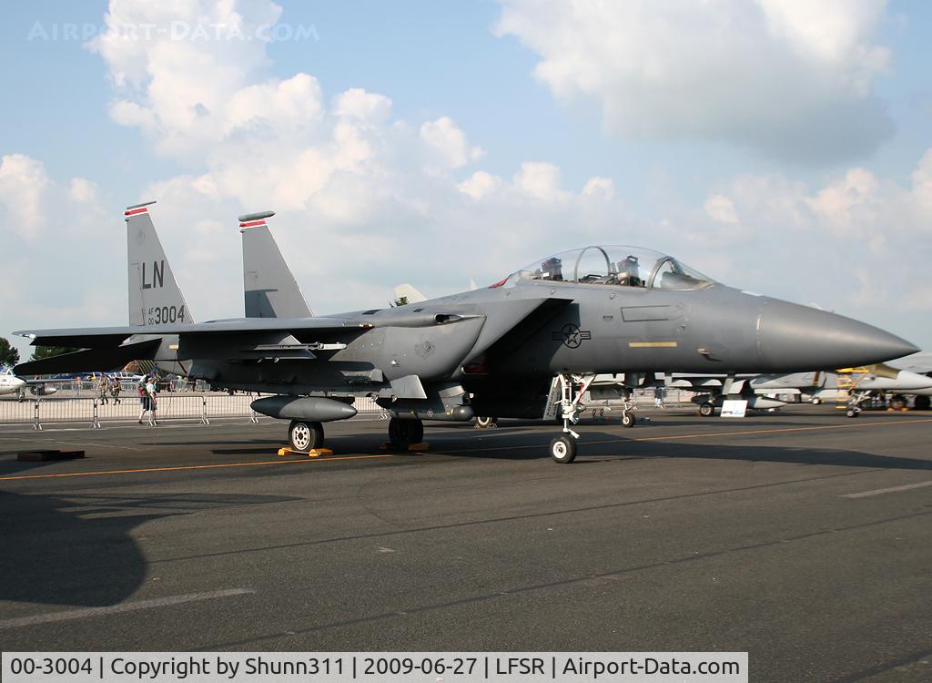 00-3004, 2000 McDonnell Douglas F-15E Strike Eagle C/N 1370/E231, Static display during LFSR Airshow 2009