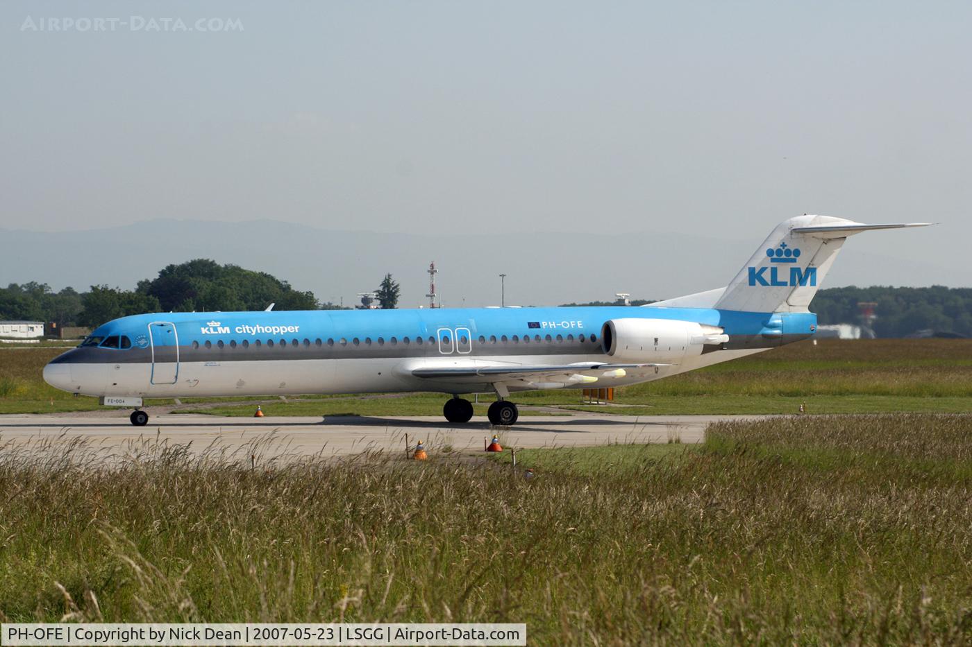PH-OFE, 1989 Fokker 100 (F-28-0100) C/N 11260, LSGG