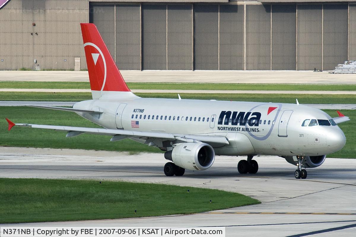 N371NB, 2003 Airbus A319-114 C/N 2095, leaving the runway after landing