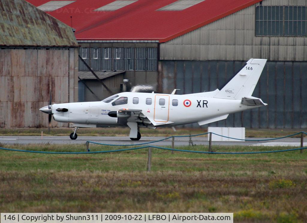 146, 1999 Socata TBM-700A C/N 146, Ready for take off rwy 32R