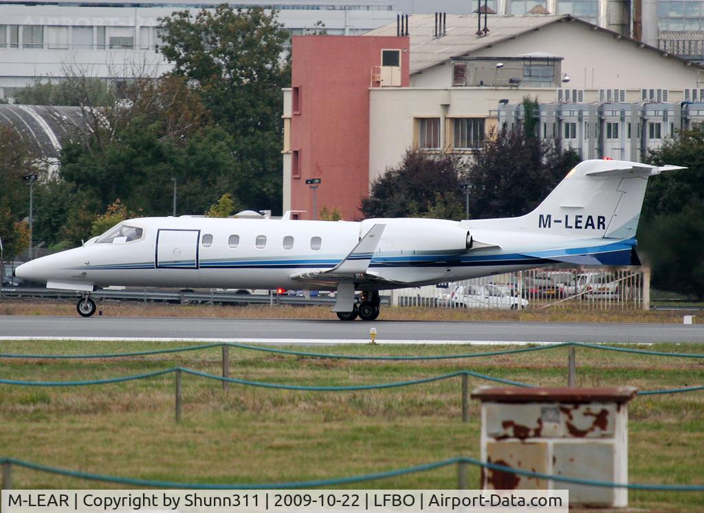 M-LEAR, Learjet 31A C/N 31-011, Ready for take off rwy 32R