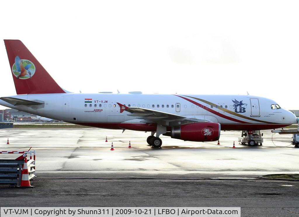 VT-VJM, 2006 Airbus ACJ319 (A319-133/CJ) C/N 2650, Parked at the General Aviation area... Very difficult to make :|