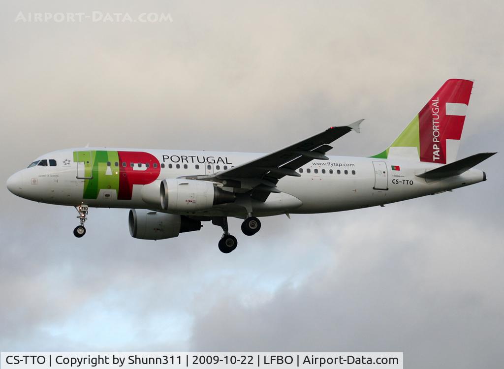 CS-TTO, 1999 Airbus A319-111 C/N 1127, Landing rwy 32L