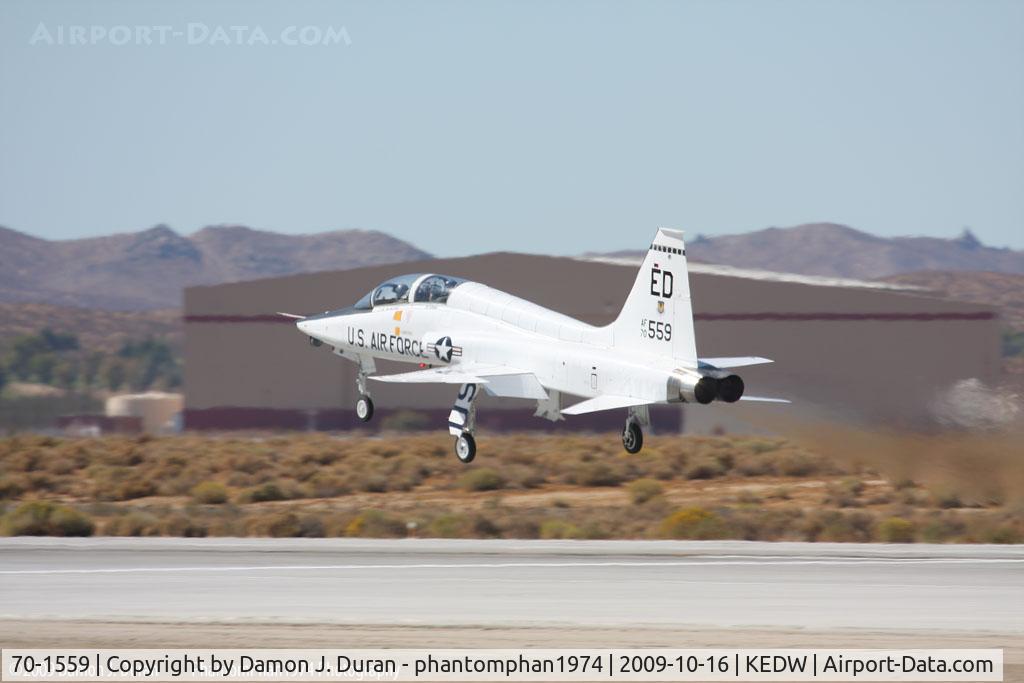 70-1559, 1970 Northrop T-38A Talon C/N T.6249, Take off for Edwards AFB airshow practice