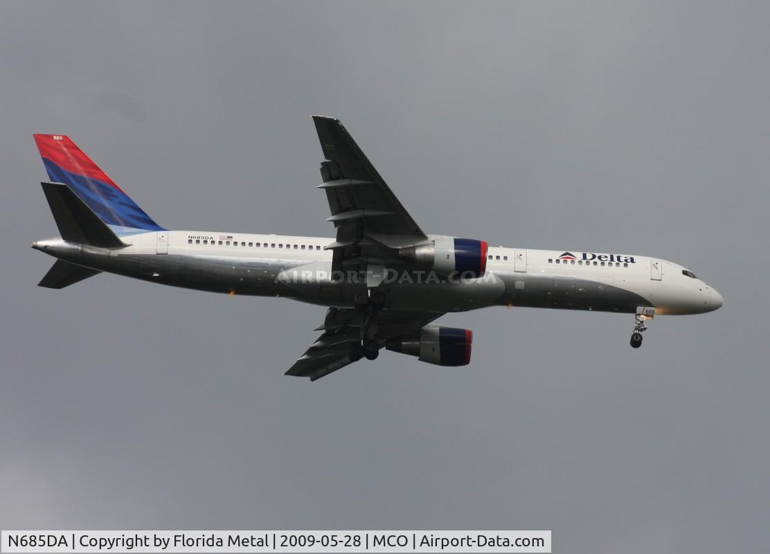 N685DA, 1995 Boeing 757-232 C/N 27588, Delta 757-200