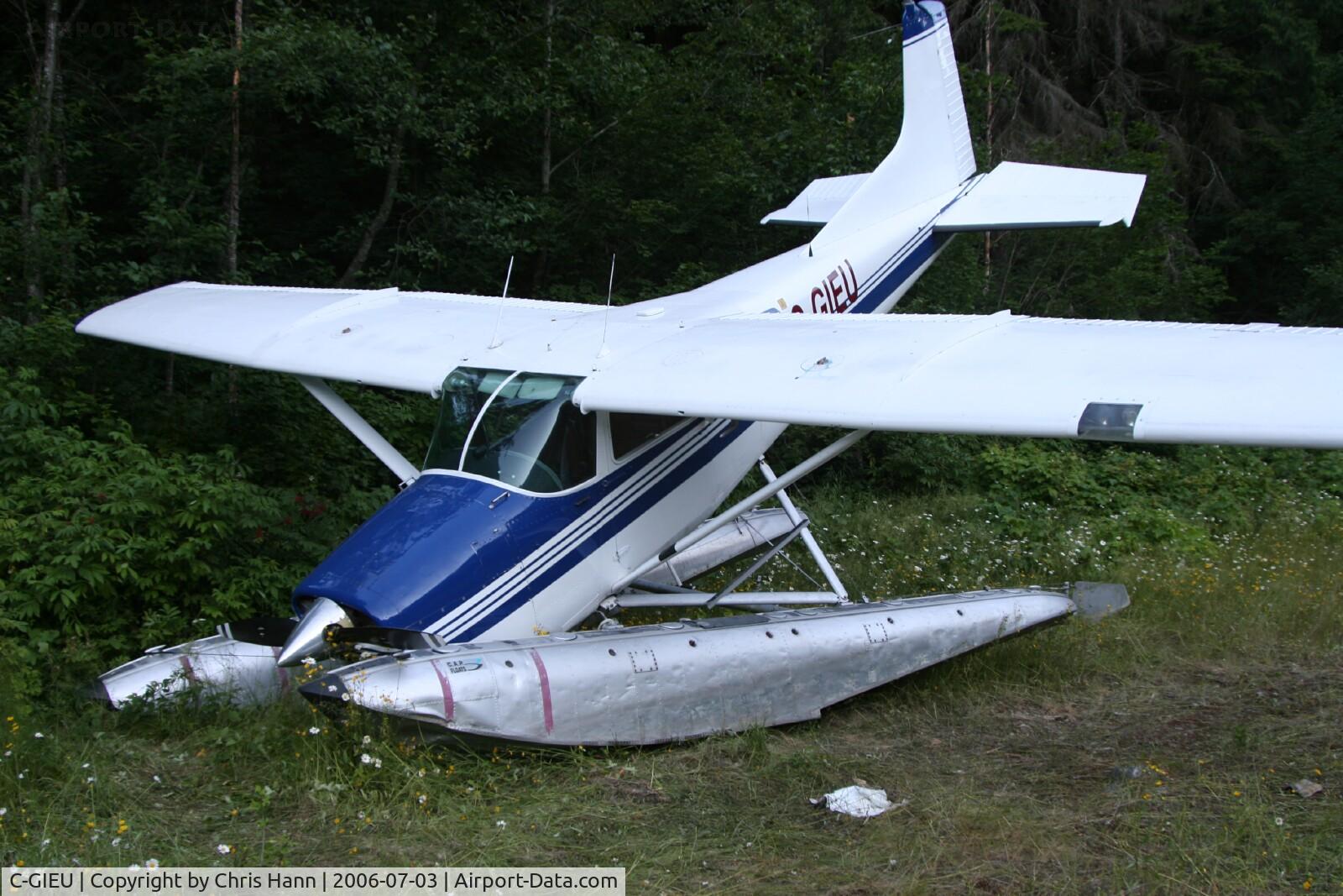 C-GIEU, 1963 Cessna 185B Skywagon C/N 185 0586, Next to the Coquihalla Highway (BC 5) in BC and no way he could have got there in one piece.
