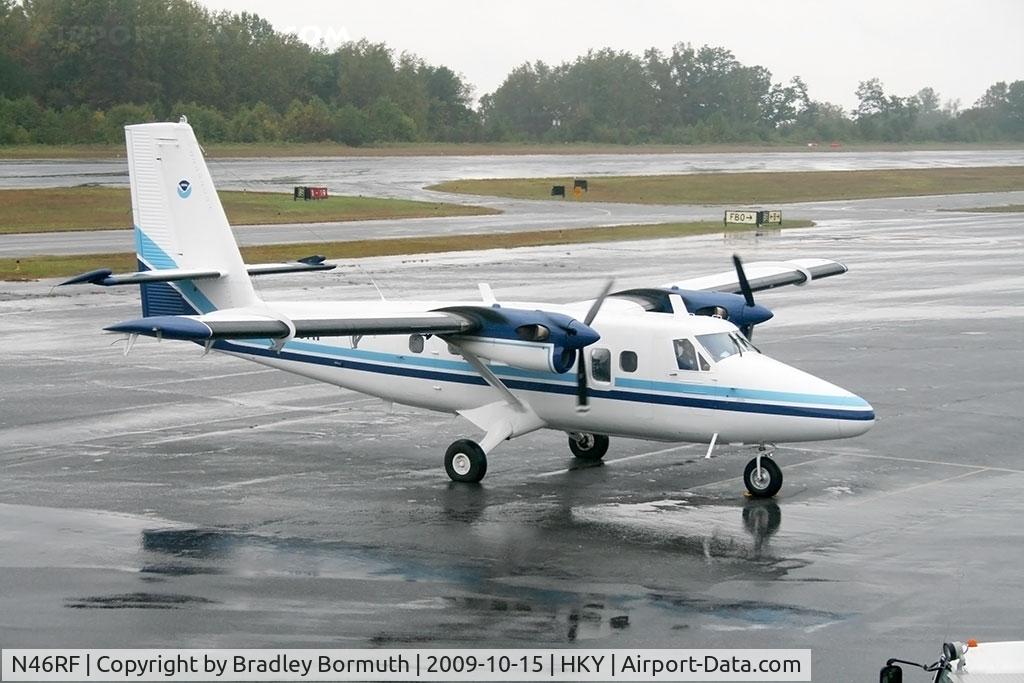 N46RF, 1985 De Havilland Canada DHC-6-300 Twin Otter C/N 824, Rainy day at Hickory and this DHC-6 stopped by with gyro problems.