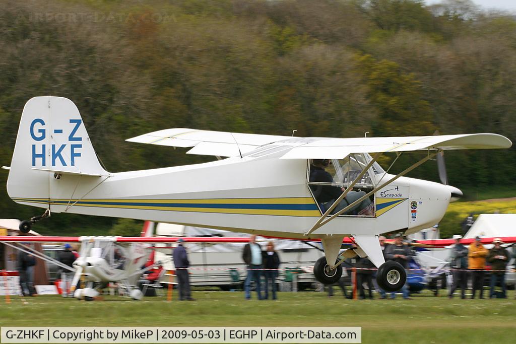 G-ZHKF, 2004 Escapade 912(2) C/N BMAA/HB/415, Pictured landing during the 2009 Microlight Trade Fair.