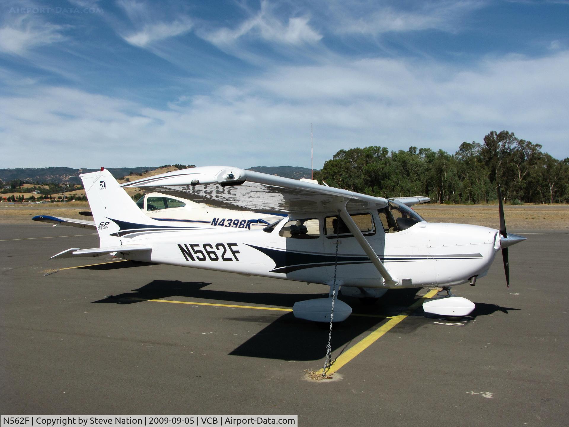 N562F, 2004 Cessna 172S C/N 172S9664, 2004 Cessna 172S @ 