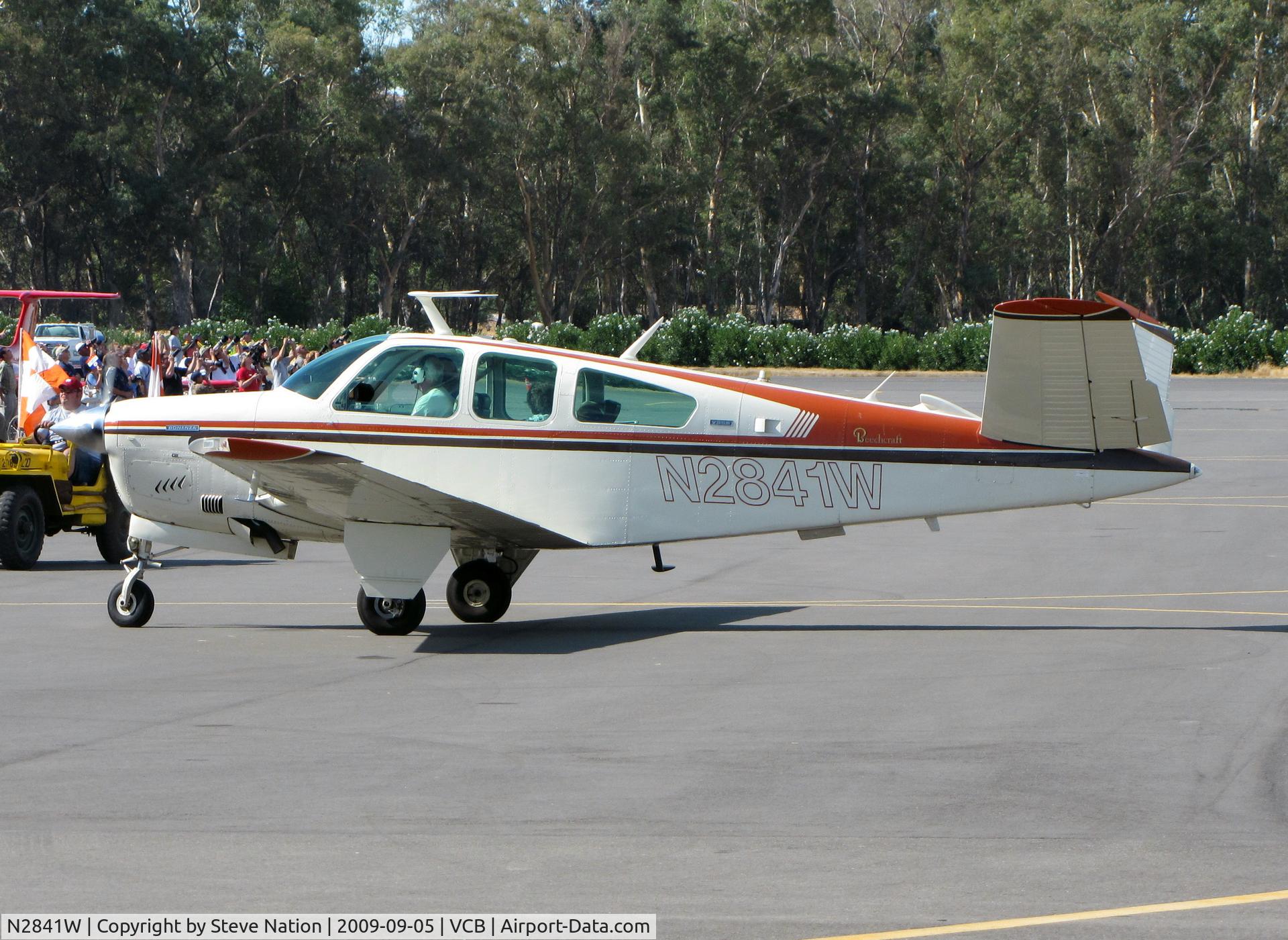 N2841W, 1973 Beech V35B Bonanza C/N D-9493, 1973 Beech V35B taxiing with traffic crossing at 1 o'clock @ 