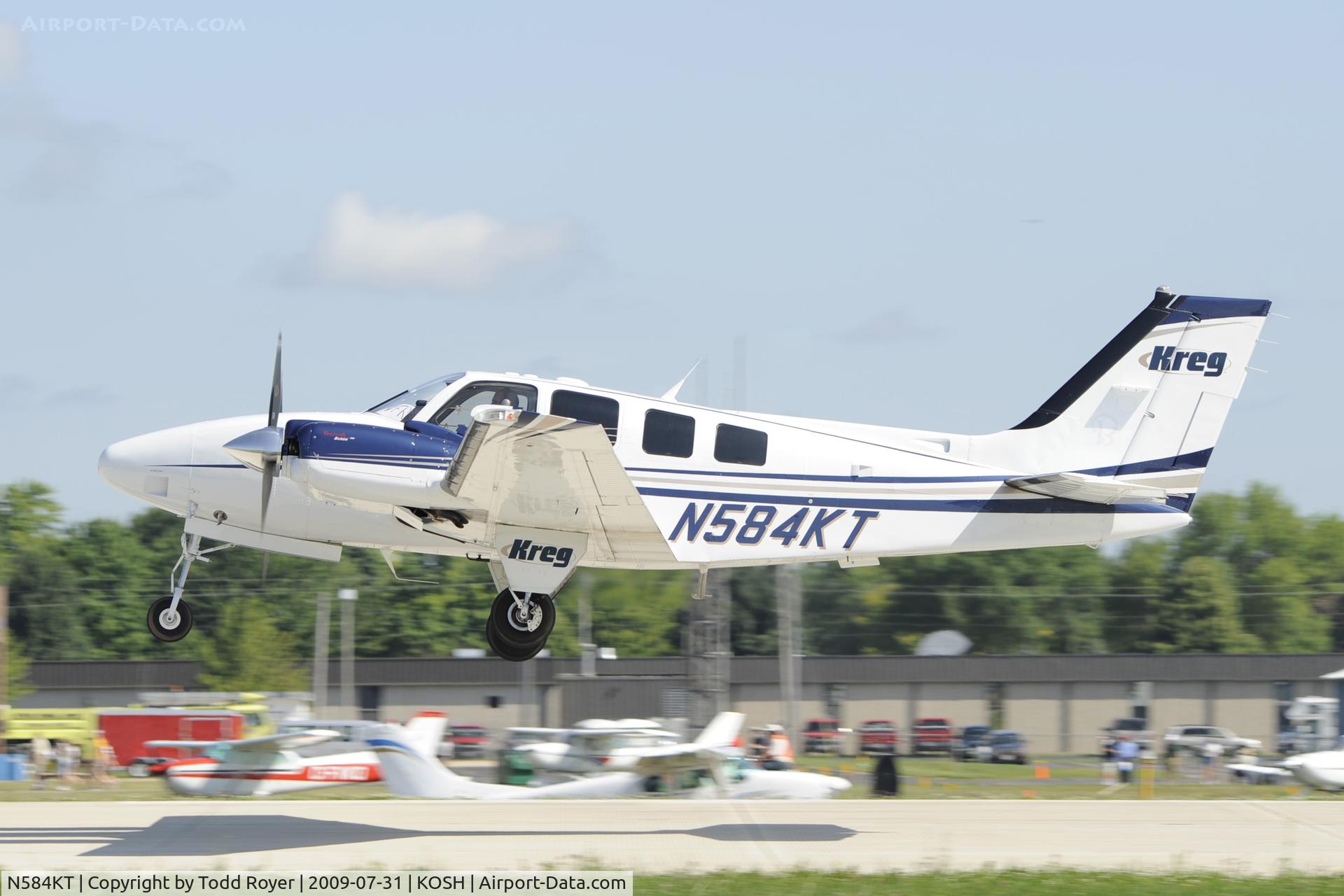 N584KT, 2007 Hawker Beechcraft Corp G58 Baron C/N TH-2194, EAA AIRVENTURE 2009