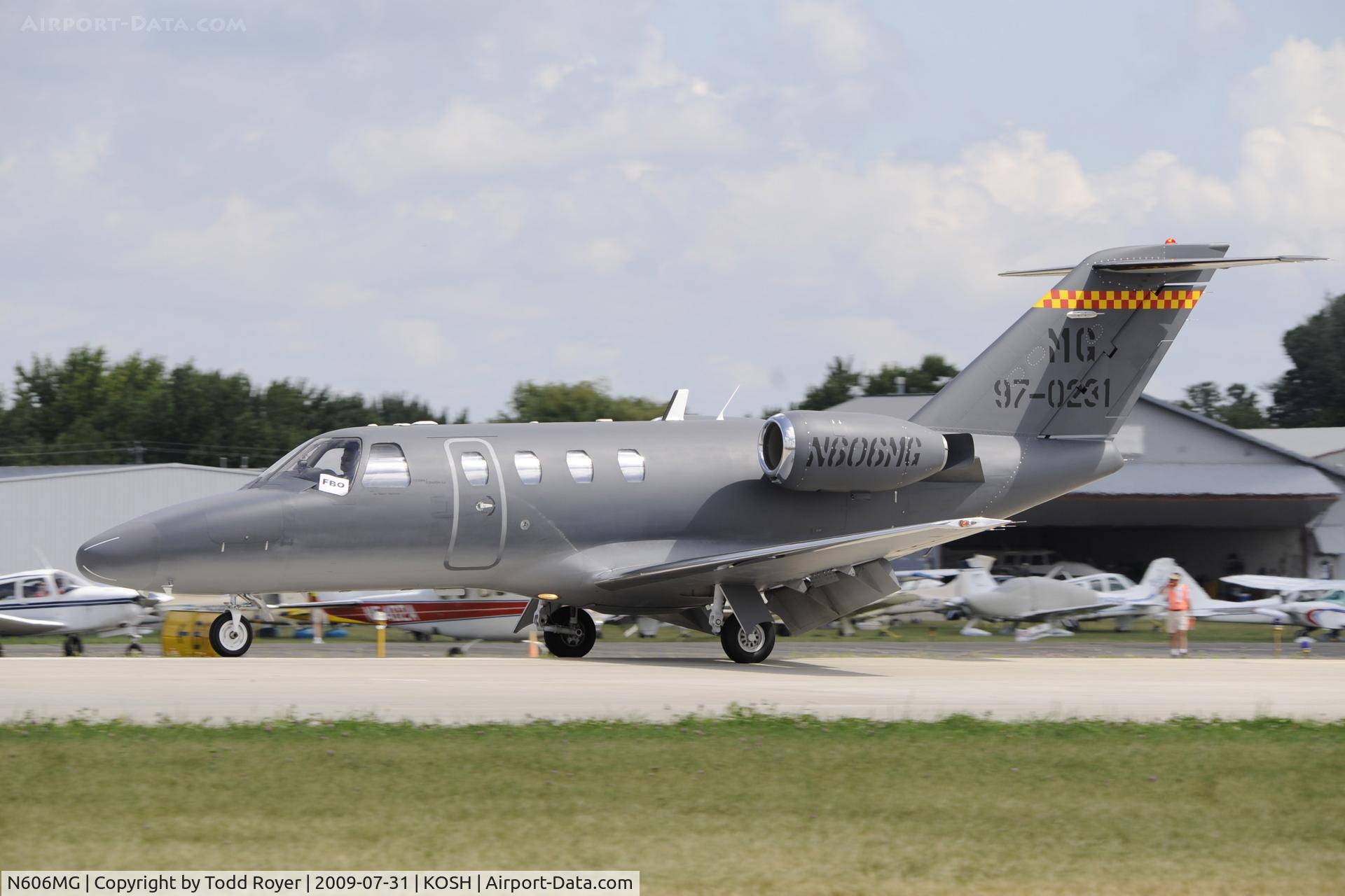 N606MG, 1997 Cessna 525 CitationJet CJ1 C/N 525-0231, EAA AIRVENTURE 2009