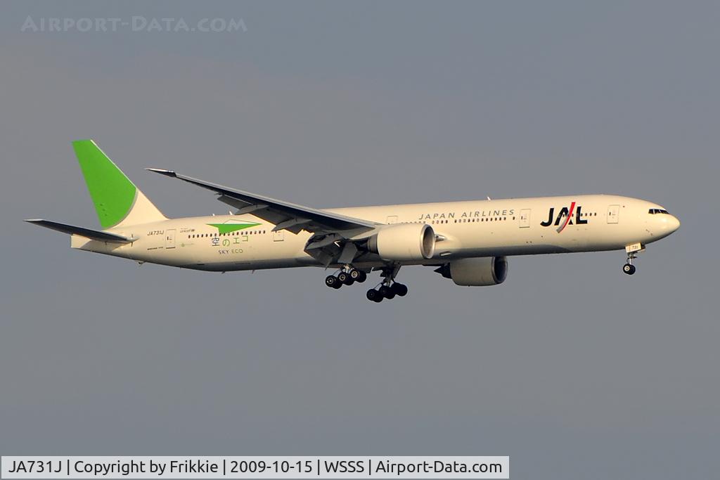 JA731J, 2003 Boeing 777-346/ER C/N 32431, New colors