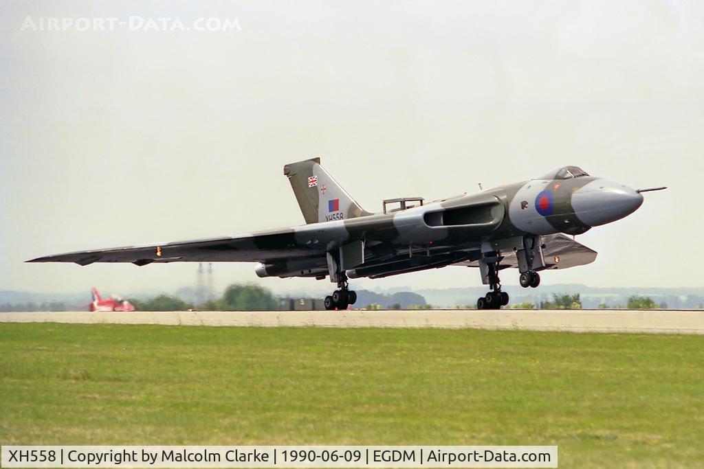 XH558, 1960 Avro Vulcan B.2 C/N Set 12, Avro Vulcan B2 from the RAF Vulcan Display Flight, Scampton and seen at the Battle of Britain Airshow, A&AEE, Boscombe Down in 1990.