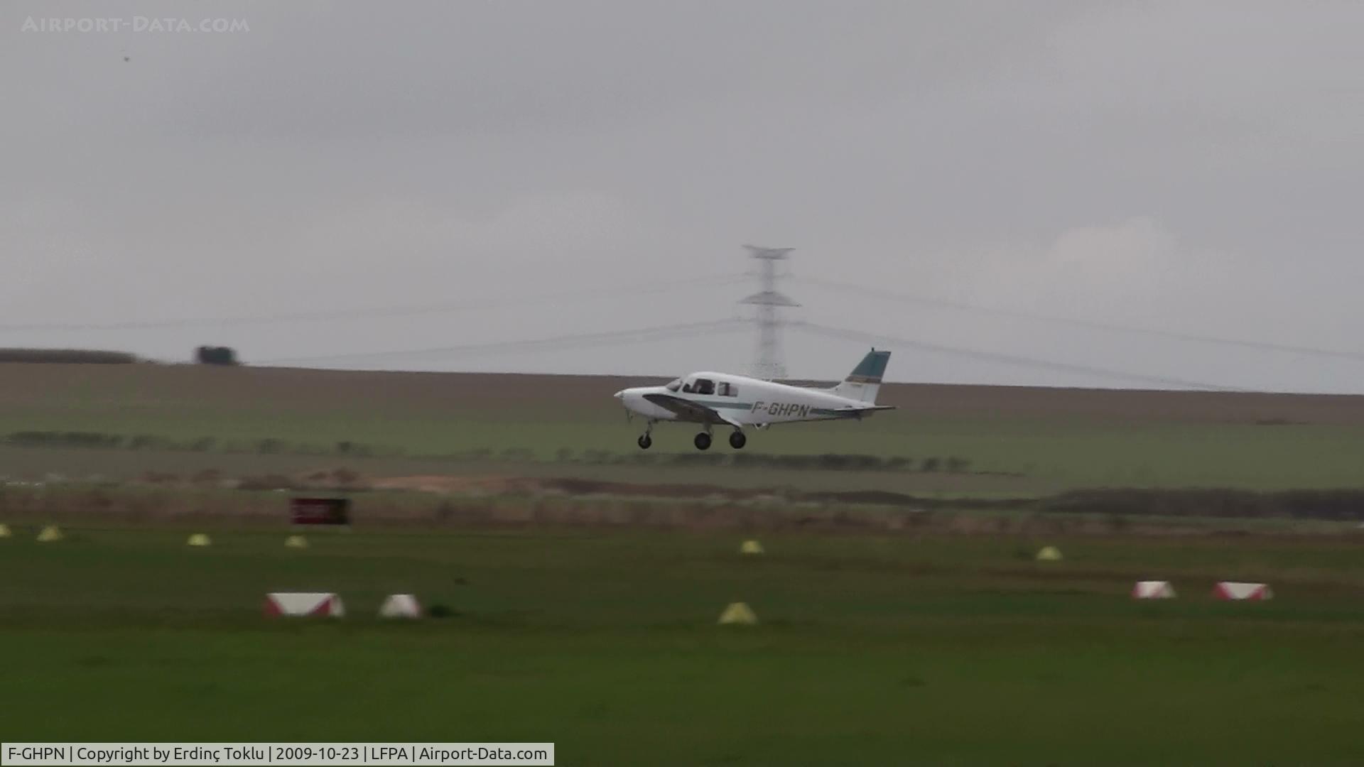 F-GHPN, Piper PA-28-161 Warrior II C/N 28-41252, Flaring at Persan