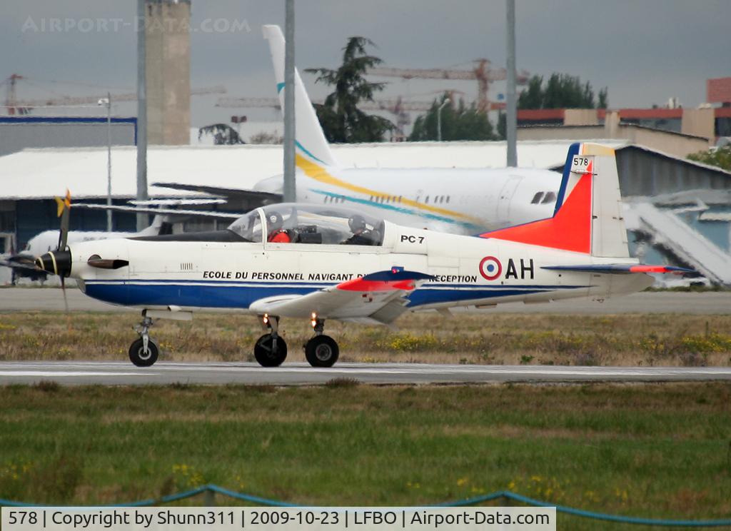 578, Pilatus PC-7 Turbo Trainer C/N 578, Lining up rwy 32R for a new flight...