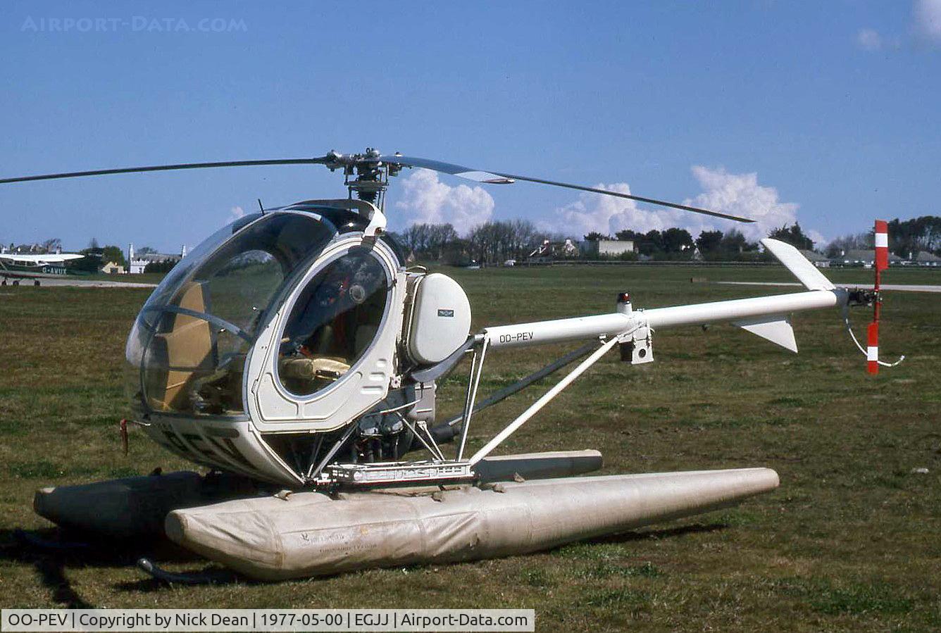 OO-PEV, 1968 Hughes 269B C/N 128-0402, EGJJ 1977 Jersey Air Rallye