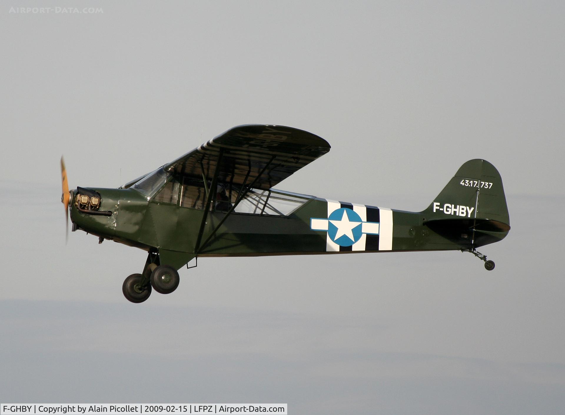 F-GHBY, 1943 Piper L-4A Grasshopper C/N 43-17737, Flying