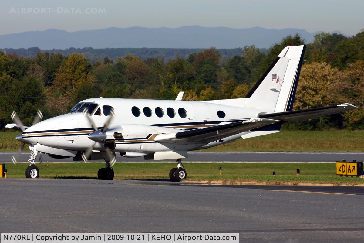 N770RL, 1970 Beech 100 King Air C/N B-46, Nose wheel is not flat, it's just behind the hill.