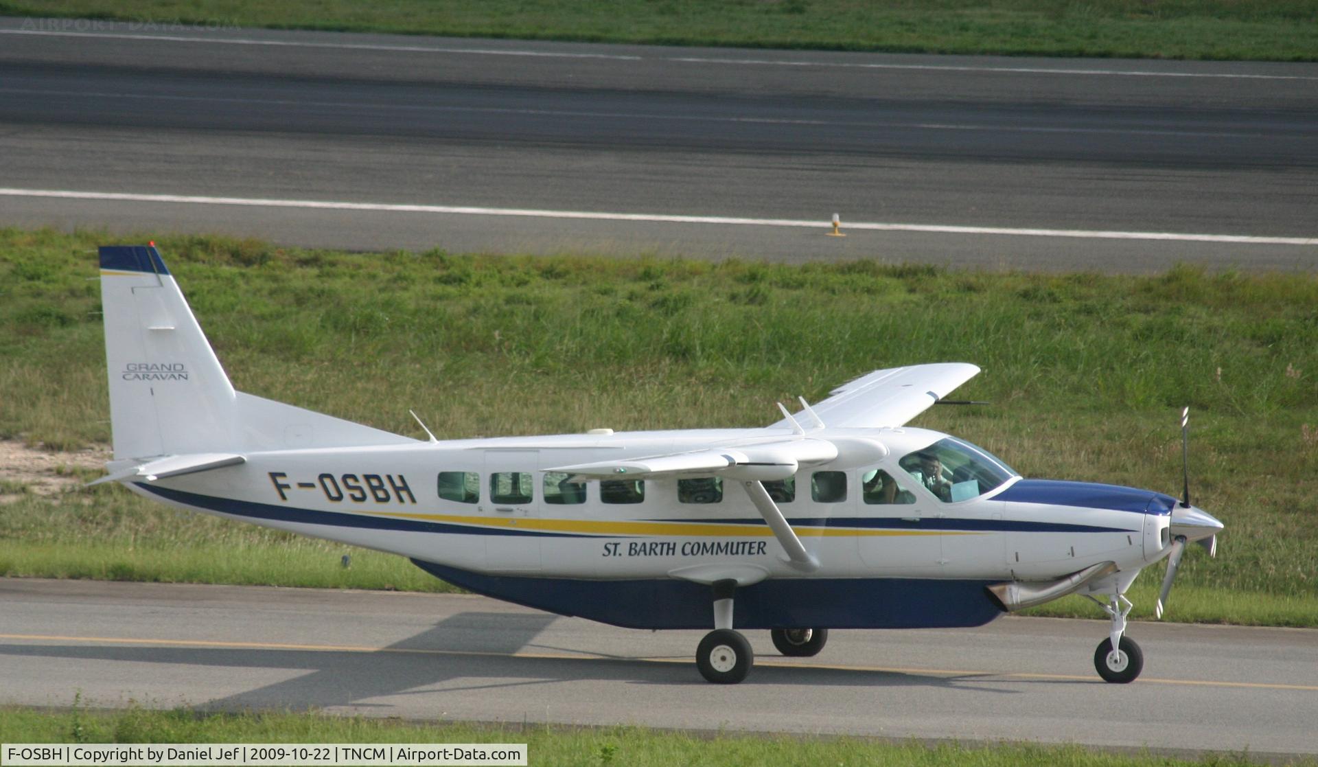 F-OSBH, 2009 Cessna 208B Grand Caravan C/N 208B2117, Taxing to holding point A.