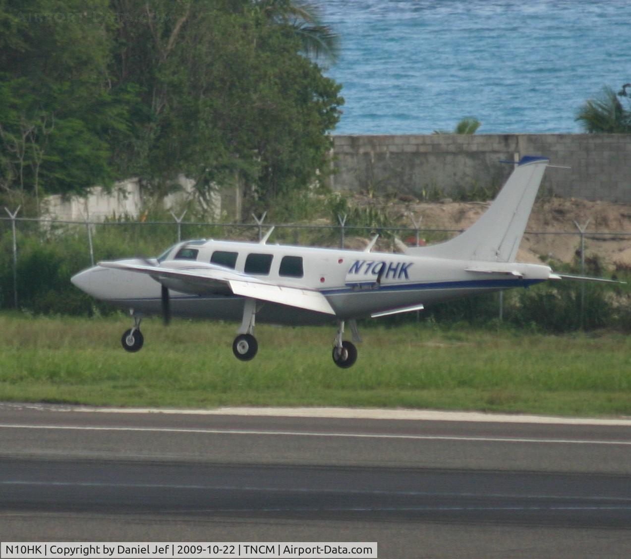 N10HK, 1980 Piper Aerostar 600 C/N 6007158061222, Take a good look at the aft door