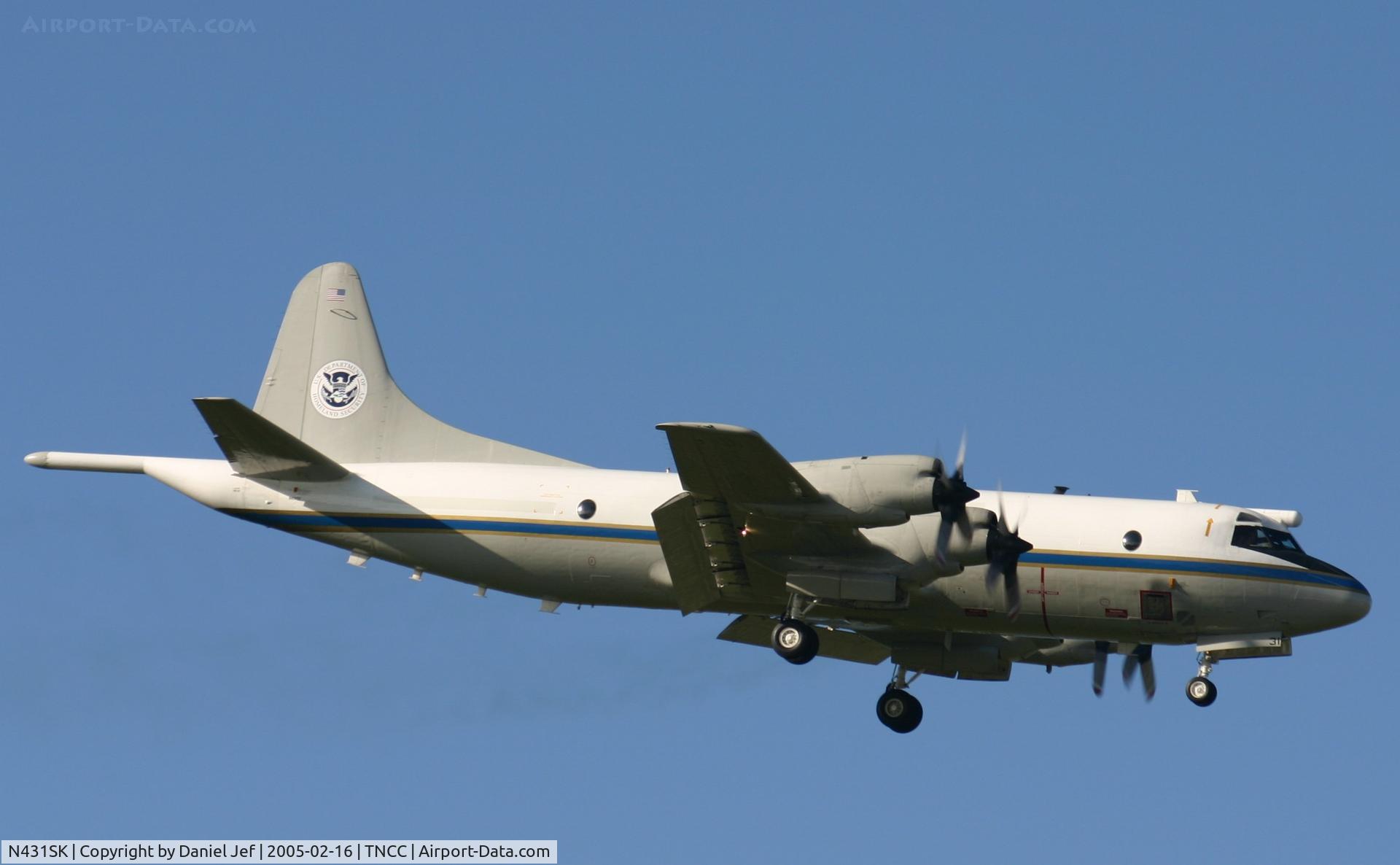 N431SK, Lockheed P-3B Orion C/N LC-5288, landing at the tncc