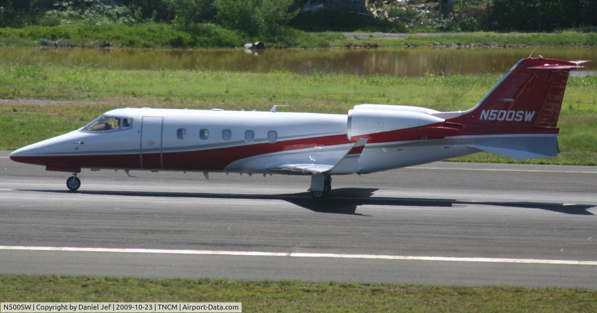 N500SW, 1976 Gates Learjet 24D C/N 325, Departing TNCM