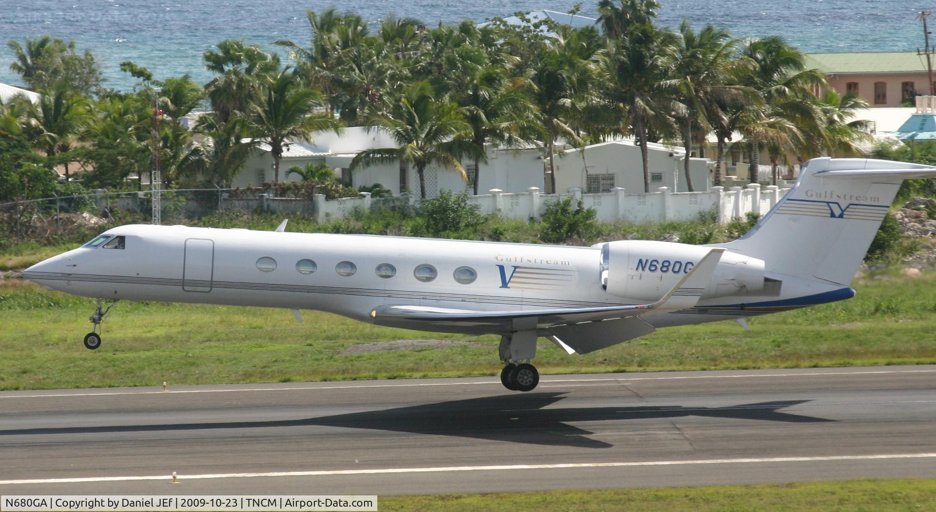 N680GA, 2002 Gulfstream Aerospace G-V C/N 680, Landing at TNCM after a long flight from across the atlantic