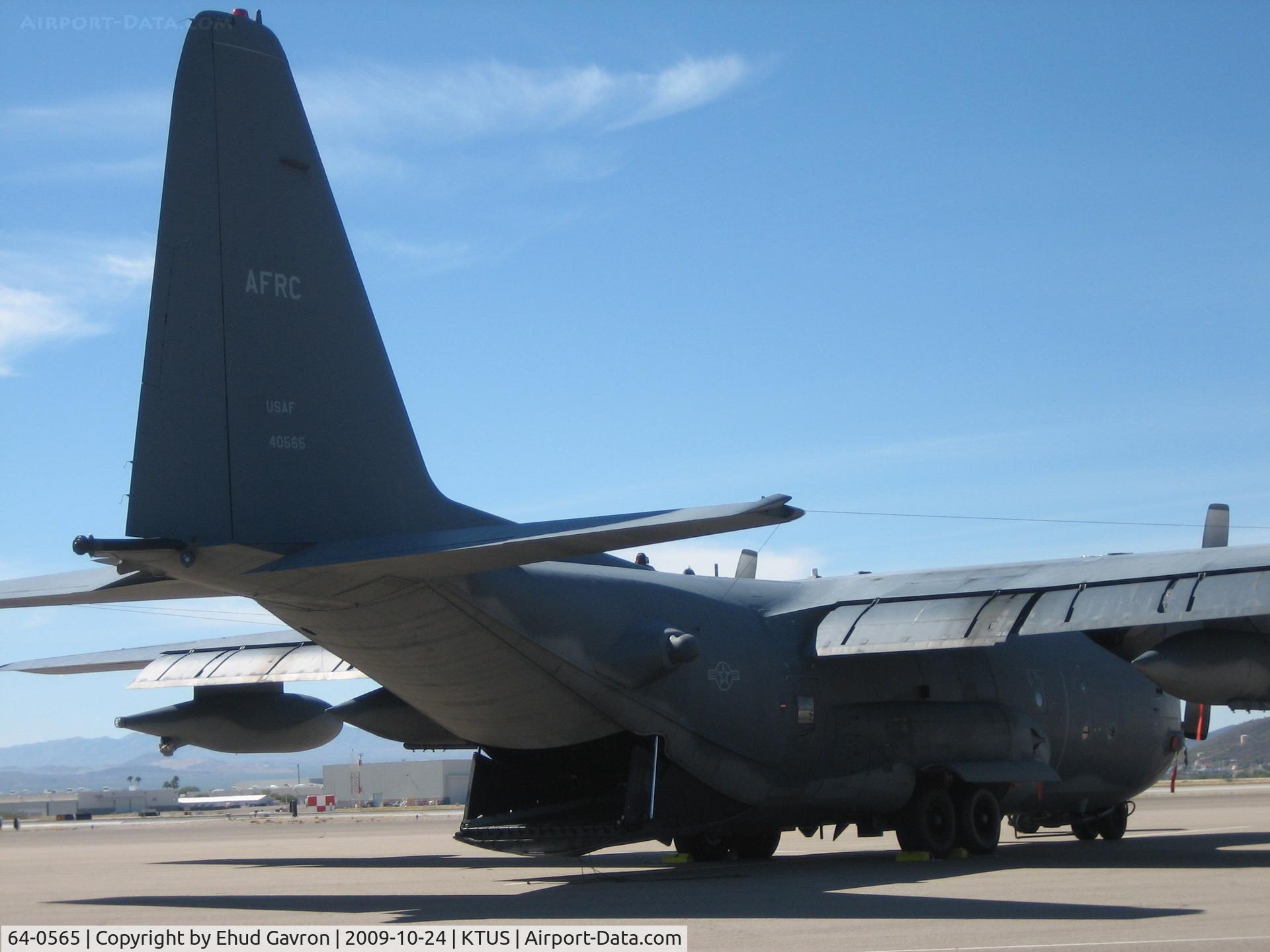 64-0565, 1964 Lockheed MC-130E Combat Talon I Hercules C/N 382-4077, USAF C-130 getting service