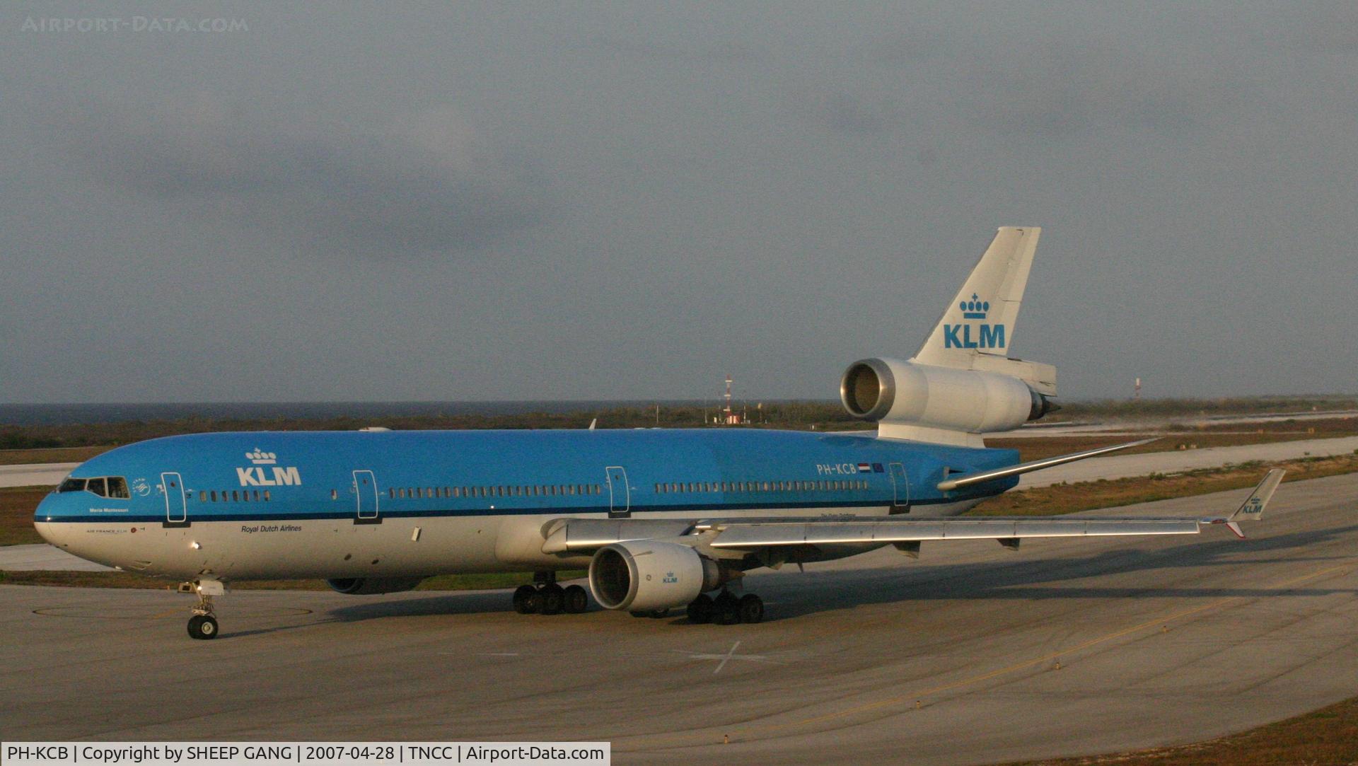 PH-KCB, 1994 McDonnell Douglas MD-11 C/N 48556, taxing to take off