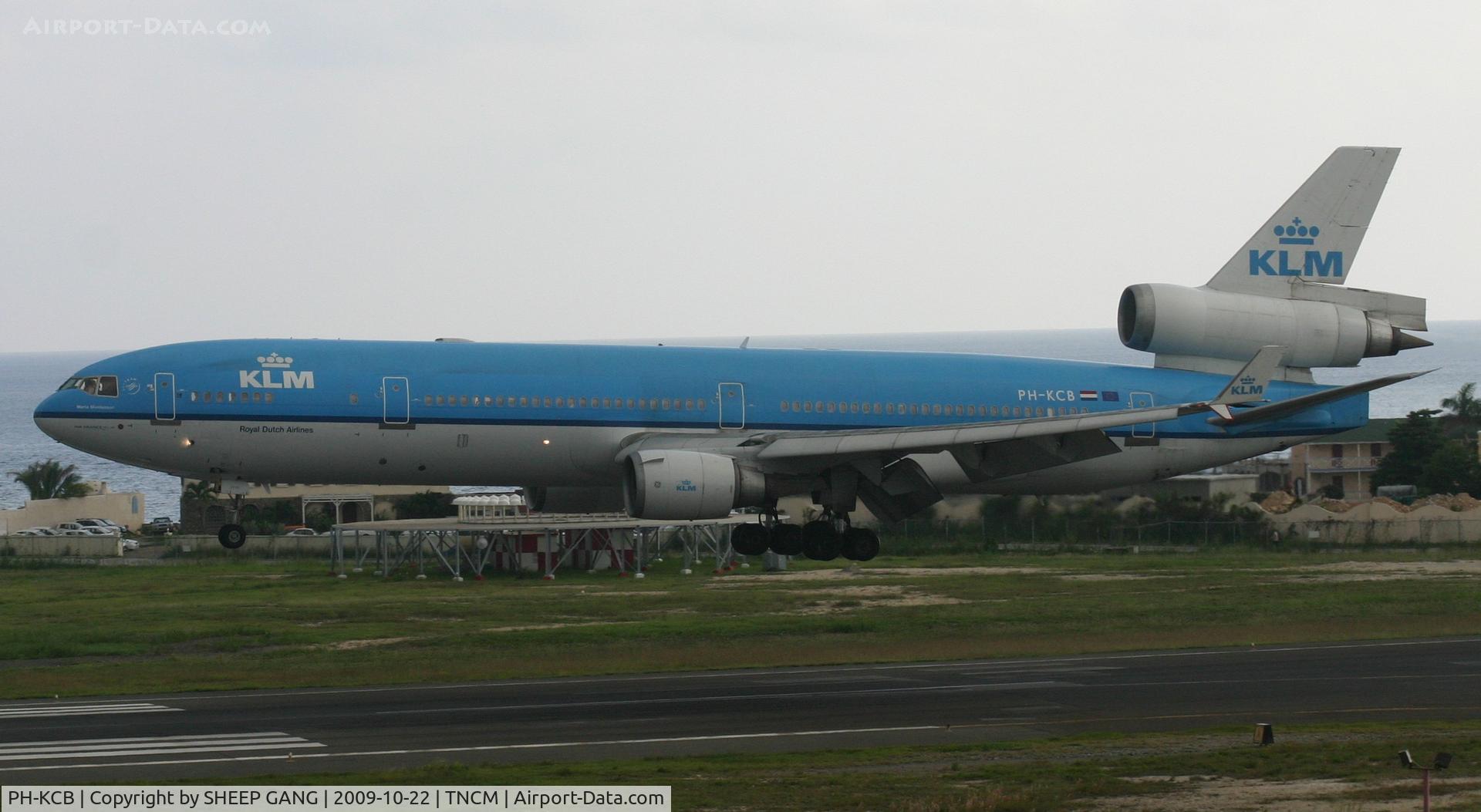 PH-KCB, 1994 McDonnell Douglas MD-11 C/N 48556, just over the tresh hole at tncm