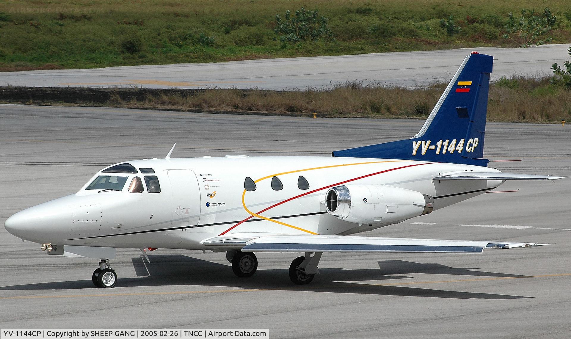 YV-1144CP, 1972 North American NA-265-40 Sabreliner C/N 282-106, taxing to take off