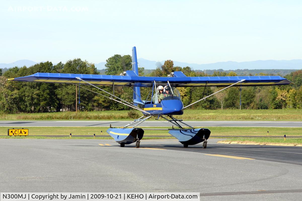 N300MJ, 1999 Lockwood Aircam C/N AC039, According to the pilots, they fly all year round; the only difference is what they wear.