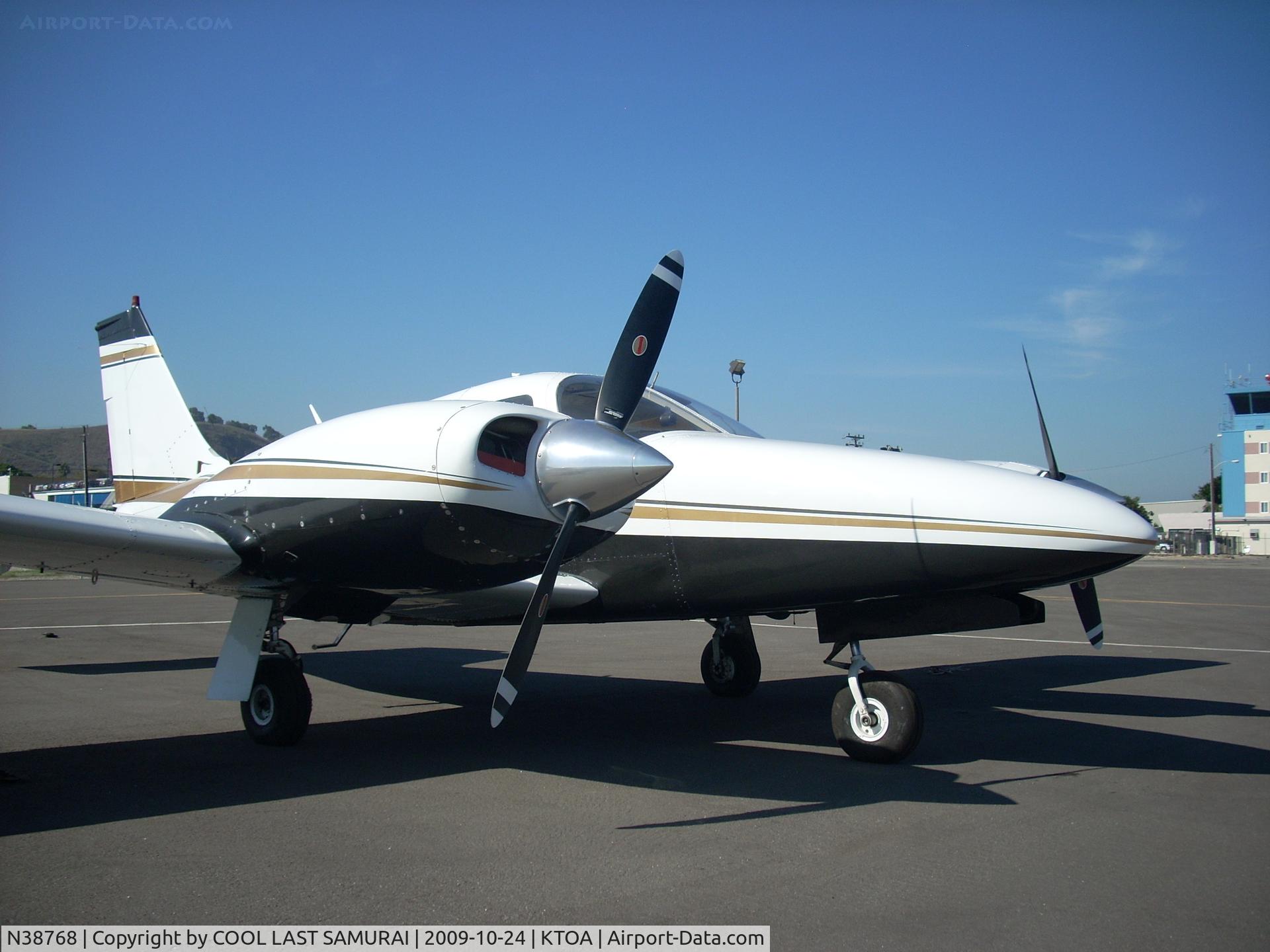 N38768, 1977 Piper PA-34-200T Seneca II C/N 34-7770085, Torrance Airport Parking