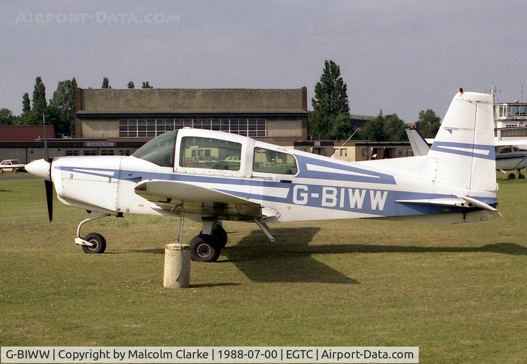 G-BIWW, 1972 American Aviation AA-5 Traveler C/N AA5-0263, American Aviation AA-5. Previously registered as OY-AYV. Parked alongside Cranfields pub, the Dakota Inn in 1988.