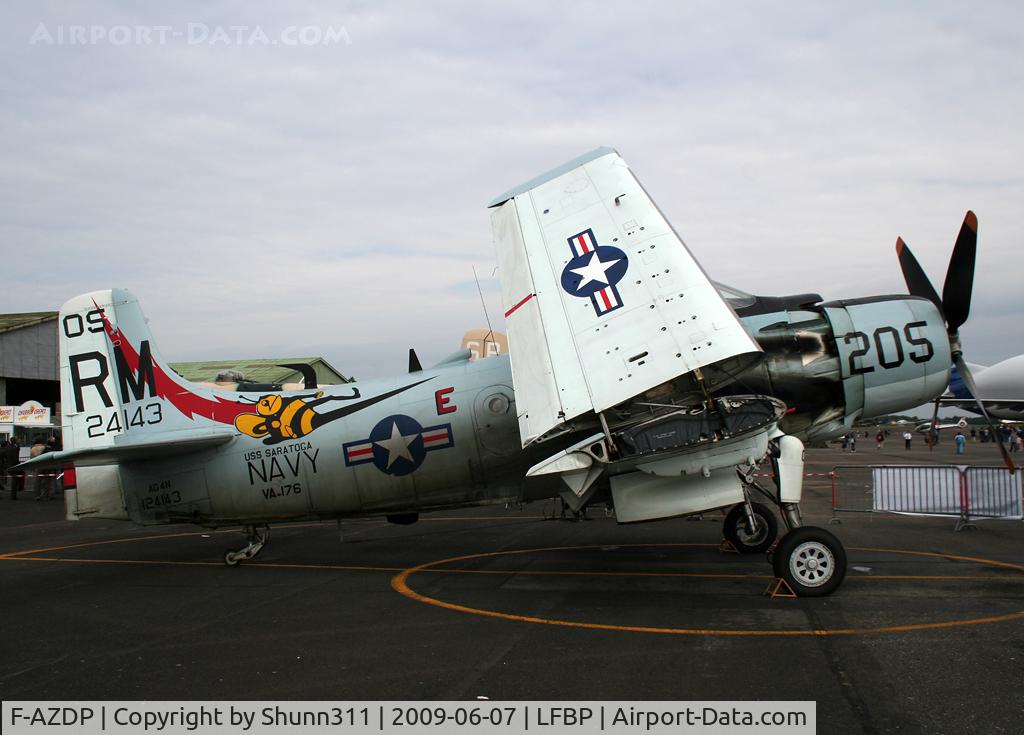 F-AZDP, Douglas AD-4N Skyraider C/N 7449, Static display during LFBP Airshow 2009